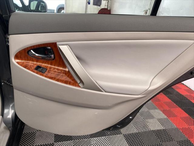 Photo of 2008 Magnetic Gray Metallic Toyota Camry