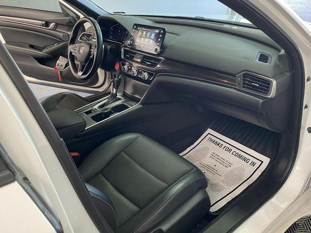 Photo of 2018 Platinum White Pearl Honda Accord