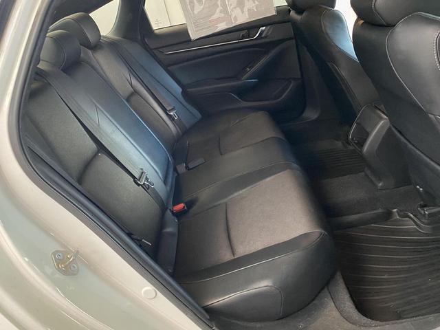 Photo of 2018 Platinum White Pearl Honda Accord