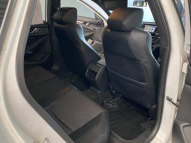 Photo of 2018 Platinum White Pearl Honda Accord