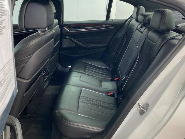 Photo of 2018 Mineral White Metallic BMW 540