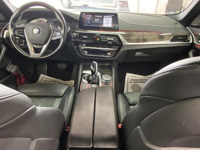 Photo of 2018 Mineral White Metallic BMW 540