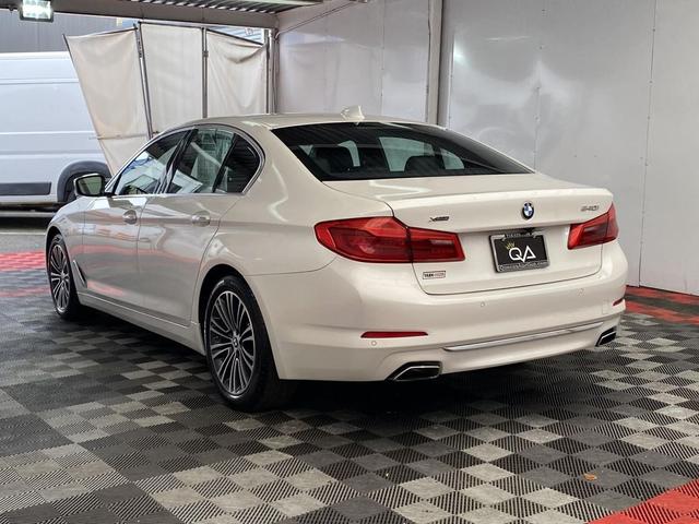 Photo of 2018 Mineral White Metallic BMW 540