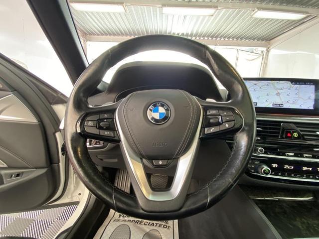 Photo of 2018 Mineral White Metallic BMW 540