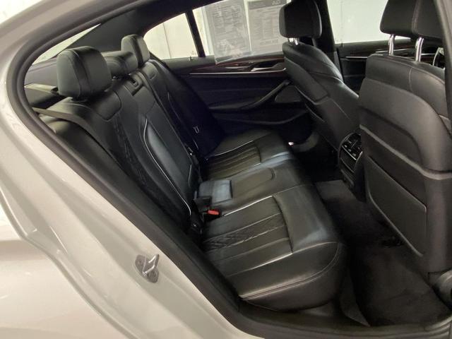 Photo of 2018 Mineral White Metallic BMW 540