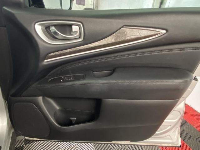 Photo of 2014 Liquid Platinum INFINITI QX60