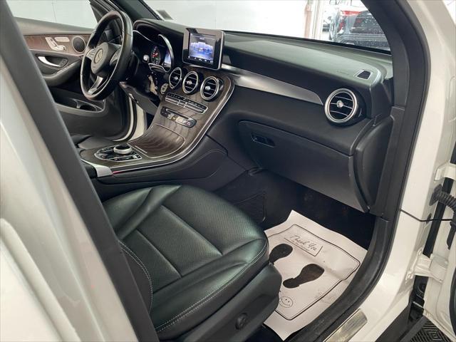 Photo of 2019 Polar White Mercedes-Benz GLC 300