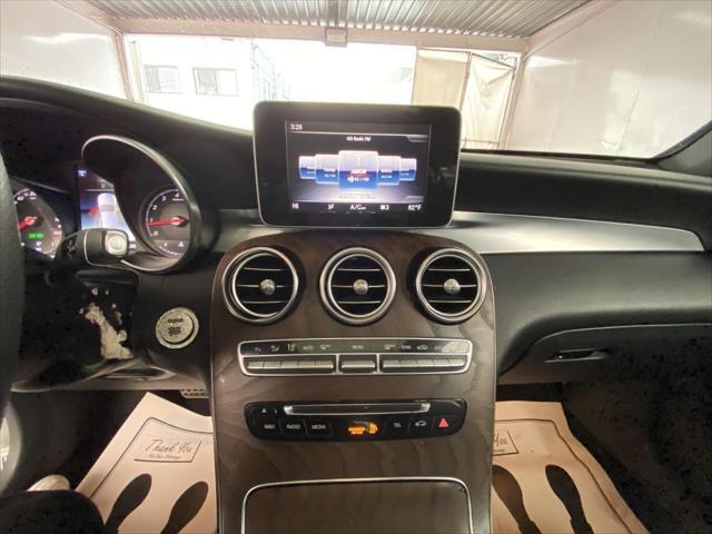 Photo of 2019 Polar White Mercedes-Benz GLC 300
