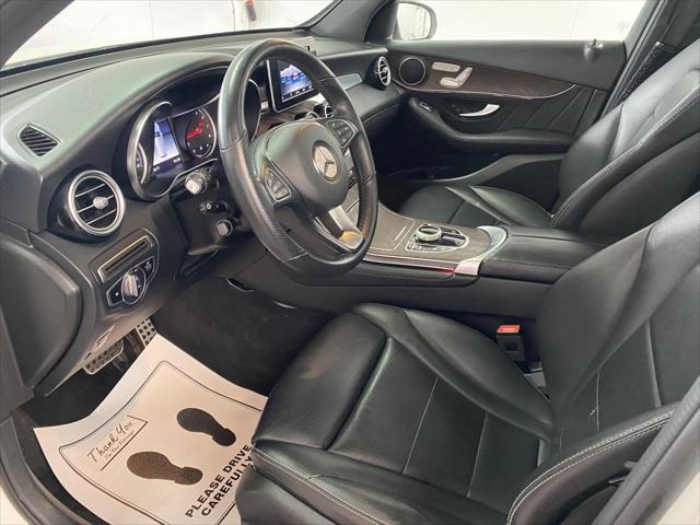 Photo of 2019 Polar White Mercedes-Benz GLC 300