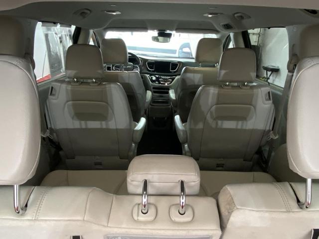Photo of 2018 Jazz Blue Pearlcoat Chrysler Pacifica