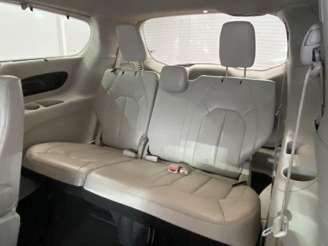 Photo of 2018 Jazz Blue Pearlcoat Chrysler Pacifica