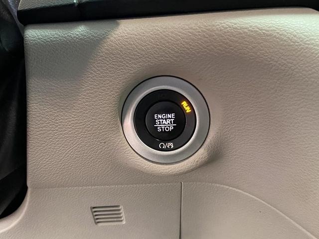 Photo of 2018 Jazz Blue Pearlcoat Chrysler Pacifica