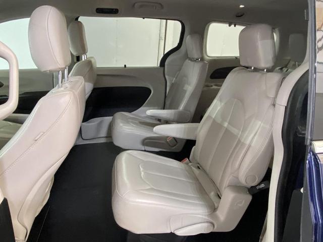 Photo of 2018 Jazz Blue Pearlcoat Chrysler Pacifica