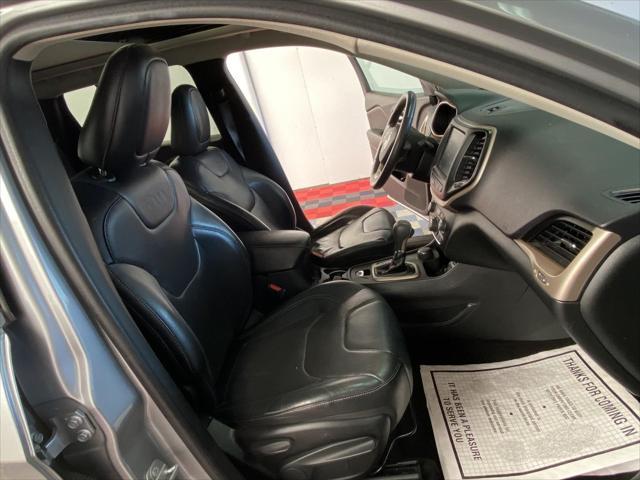 Photo of 2015 Billet Silver Metallic Clearcoat Jeep Cherokee