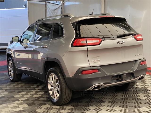 Photo of 2015 Billet Silver Metallic Clearcoat Jeep Cherokee