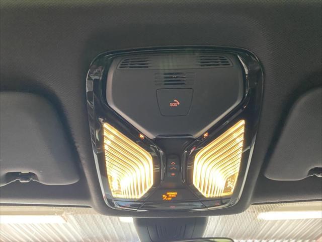 Photo of 2021 Mineral White Metallic BMW X5