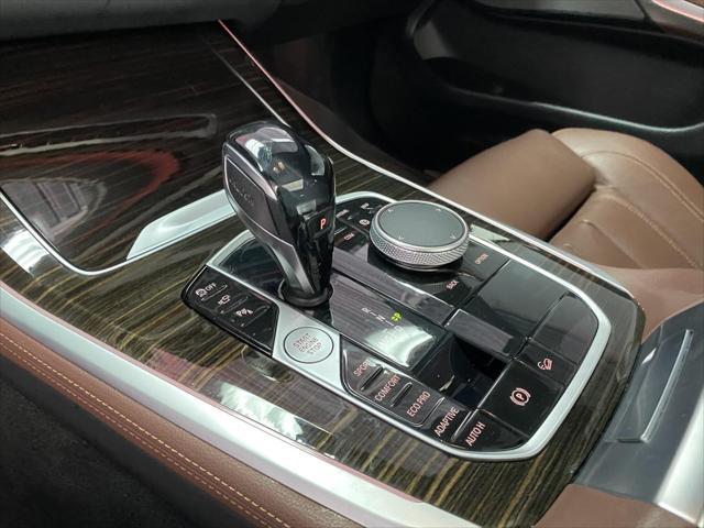 Photo of 2021 Mineral White Metallic BMW X5
