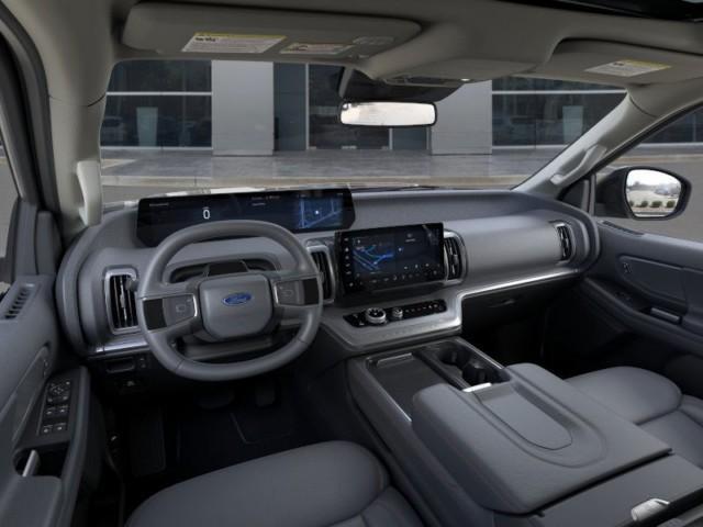 Photo of 2025 Agate Black Metallic Ford Expedition