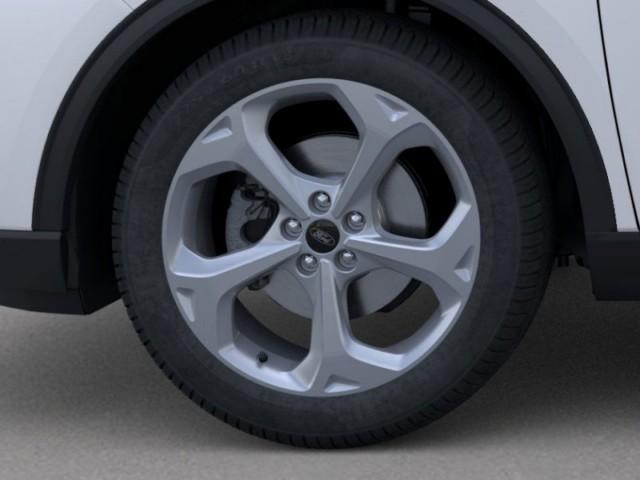 Photo of 2025 Star White Ford Escape