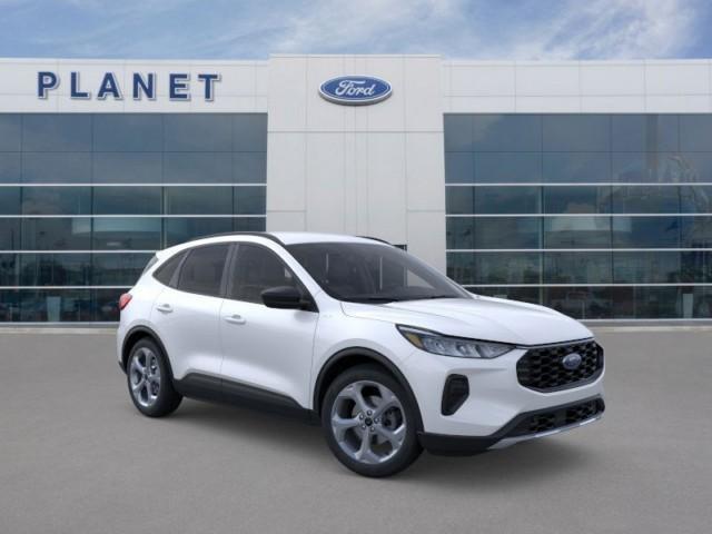 Photo of 2025 Star White Ford Escape