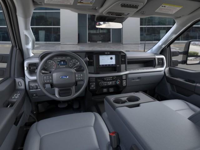 Photo of 2025 Oxford White Ford F-250