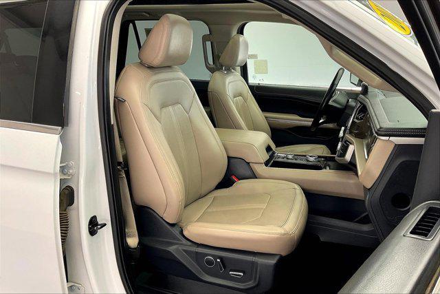 Photo of 2023 Oxford White Ford Expedition Max