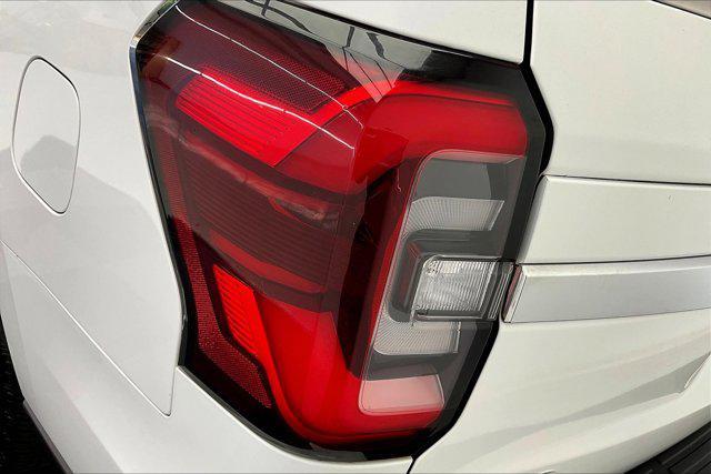 Photo of 2023 Oxford White Ford Expedition Max