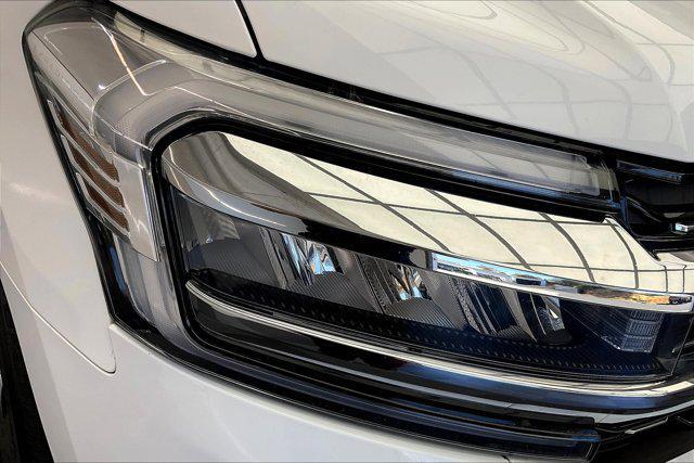 Photo of 2023 Oxford White Ford Expedition Max