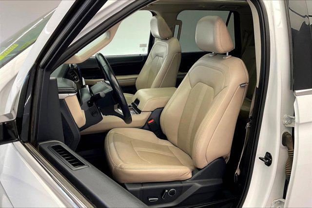 Photo of 2023 Oxford White Ford Expedition Max