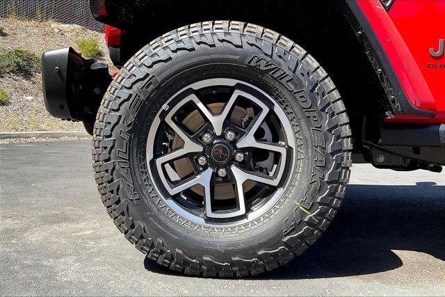 Photo of 2025 PRC Firecracker Red C/C Jeep Gladiator