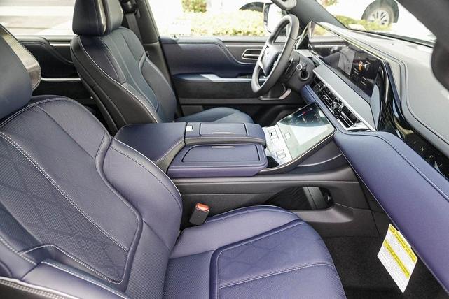 Photo of 2026 Diamond Black INFINITI QX80