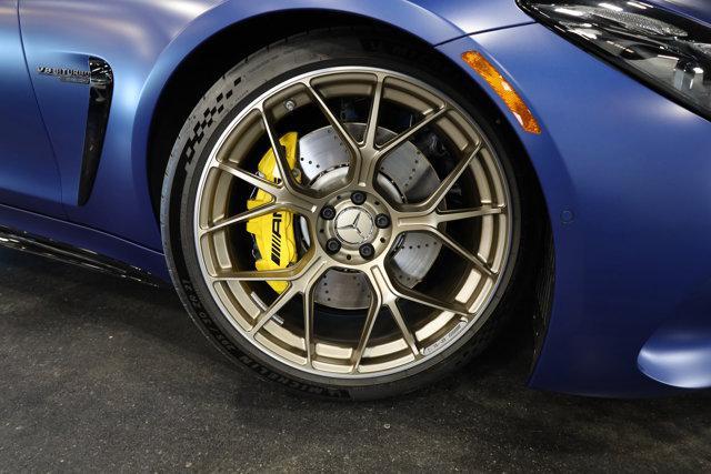 Photo of 2024 MANUFAKTUR Hyper Blue Magno Mercedes-Benz AMG GT 63