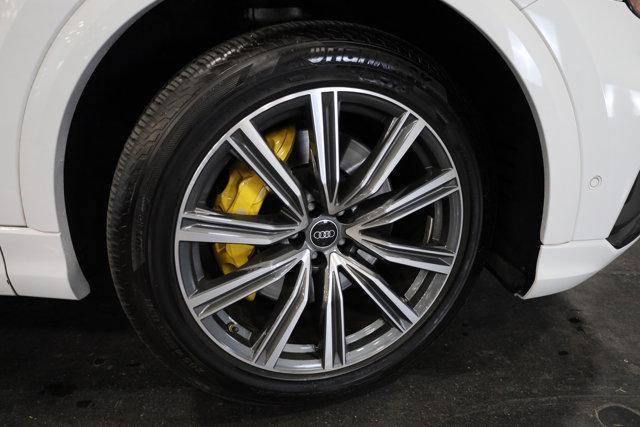 Photo of 2022 Glacier White Metallic Audi SQ8
