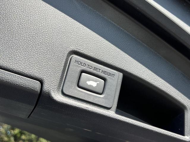 Photo of 2023 Apex Blue Pearl Acura RDX
