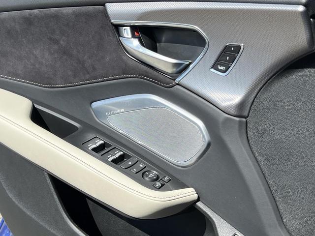 Photo of 2023 Apex Blue Pearl Acura RDX