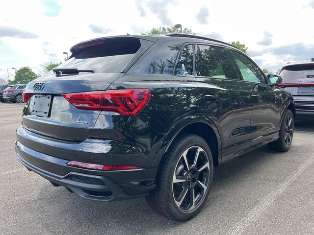 Photo of 2025 Mythos Black Metallic Audi Q3