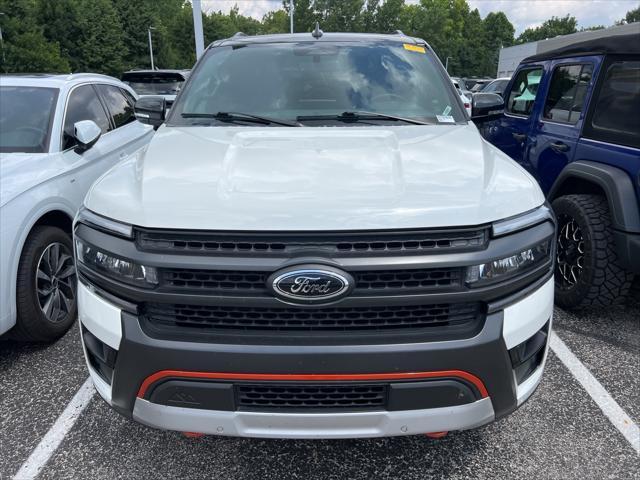 Photo of 2022 Star White Metallic Tri-Coat Ford Expedition