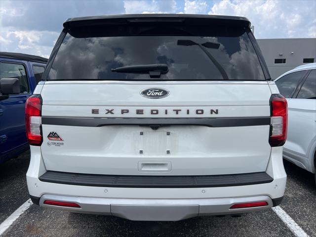 Photo of 2022 Star White Metallic Tri-Coat Ford Expedition