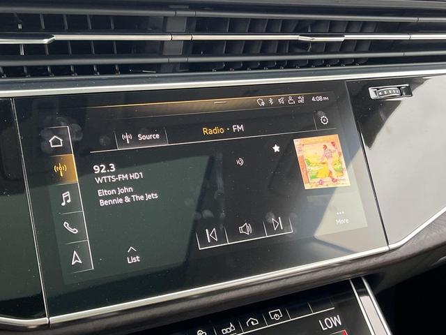 Photo of 2020 Glacier White Metallic Audi Q8