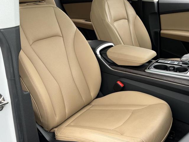 Photo of 2020 Glacier White Metallic Audi Q8
