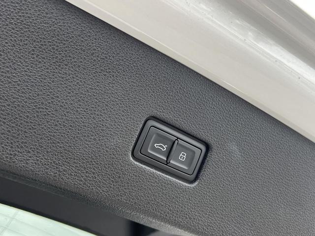 Photo of 2020 Glacier White Metallic Audi Q8