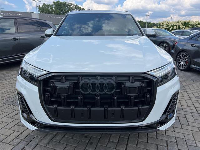 Photo of 2025 Glacier White Metallic Audi Q7