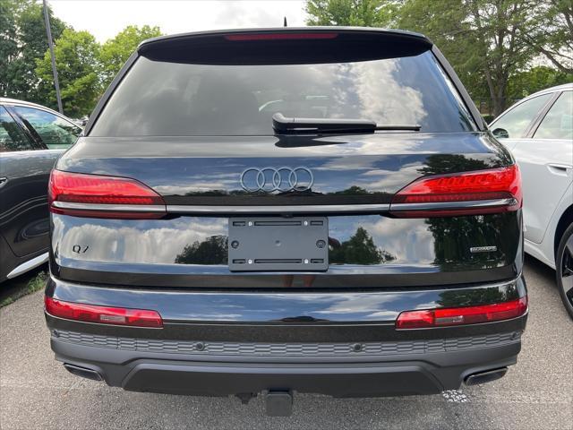 Photo of 2025 Mythos Black Metallic Audi Q7