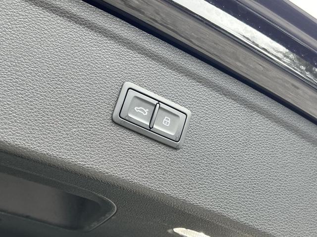 Photo of 2022 Mythos Black Metallic Audi Q5