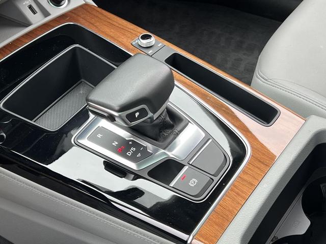 Photo of 2022 Mythos Black Metallic Audi Q5