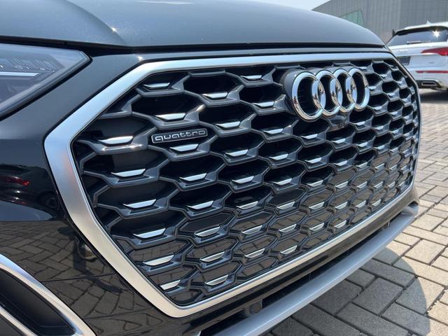 Photo of 2025 Mythos Black Metallic Audi Q5