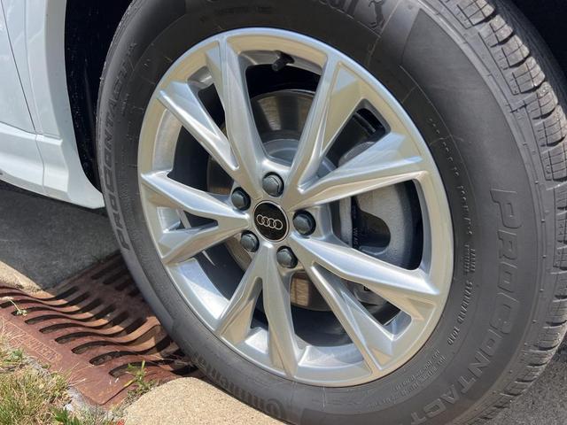 Photo of 2025 Glacier White Metallic Audi Q3
