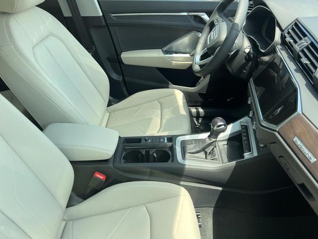 Photo of 2025 Glacier White Metallic Audi Q3