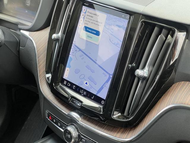 Photo of 2023 Onyx Black Metallic Volvo XC60
