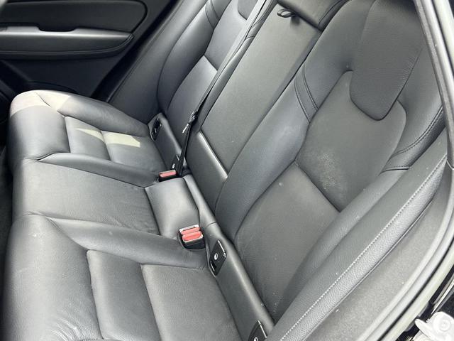 Photo of 2023 Onyx Black Metallic Volvo XC60